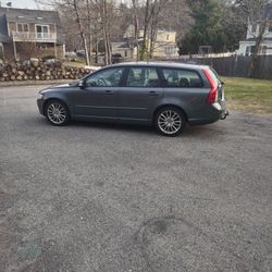 2010 Volvo V50 - 3500$
