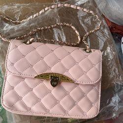 Heart flap Pink crossbody