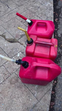Gasoline Cans 3 5 gallons For $25