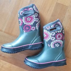BOGS Youth Girls Winter Rubber Boots Pansies Size 3 $30