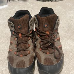 Merrill hiking boots     SZ 11.5 