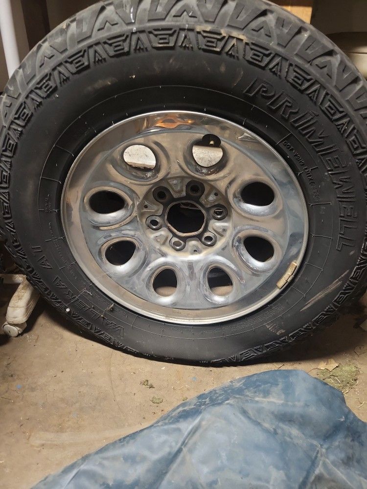 Factory Wheel For 2009 GMC Sierra 1500 With Good Tire