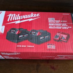 Milwaukee M18 Redlithium XC5.0 Stater Kit/ Juego Basico M18 REDLITHIUM XC5.0