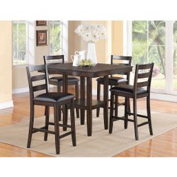 Table And 4 Barstools 