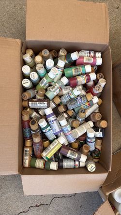 400 + Acrylic art paint assorted colors
