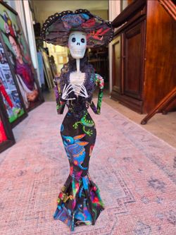 Handcrafted La Catrina decorative figure made of papier-mâché