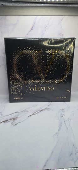Valentino Born in Roma 4-Piece Fragrance Gift Set – 30 mL Bottles