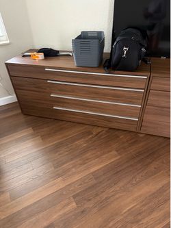 Modani dresser
