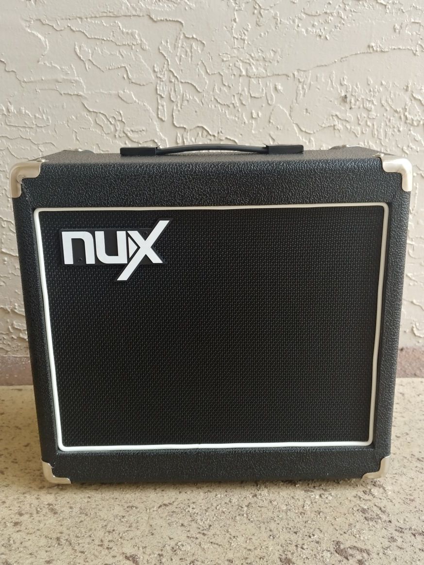 NUX Mighty 15SE Digital Electric Guitar Amplifier Like New Guitar Amp !!