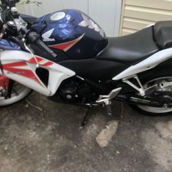 2012 Honda cbr250r Motorcycle