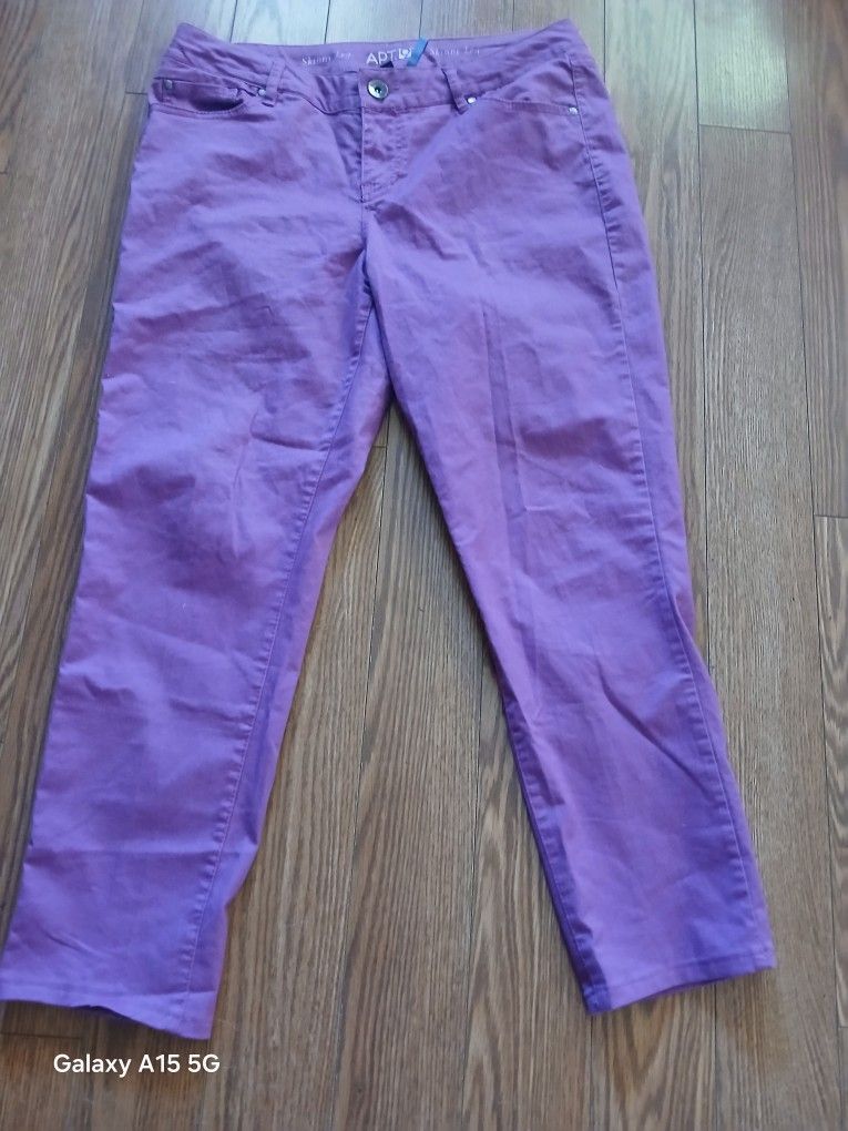 Apt 9 STRAIGHT LEG JEANS