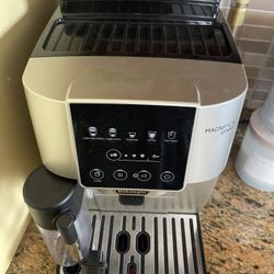 Coffee Machine With Grinder