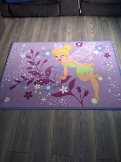 Alfombra para cuarto de nina de la Tinker bell.
