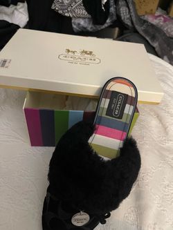 Women’s house slippers