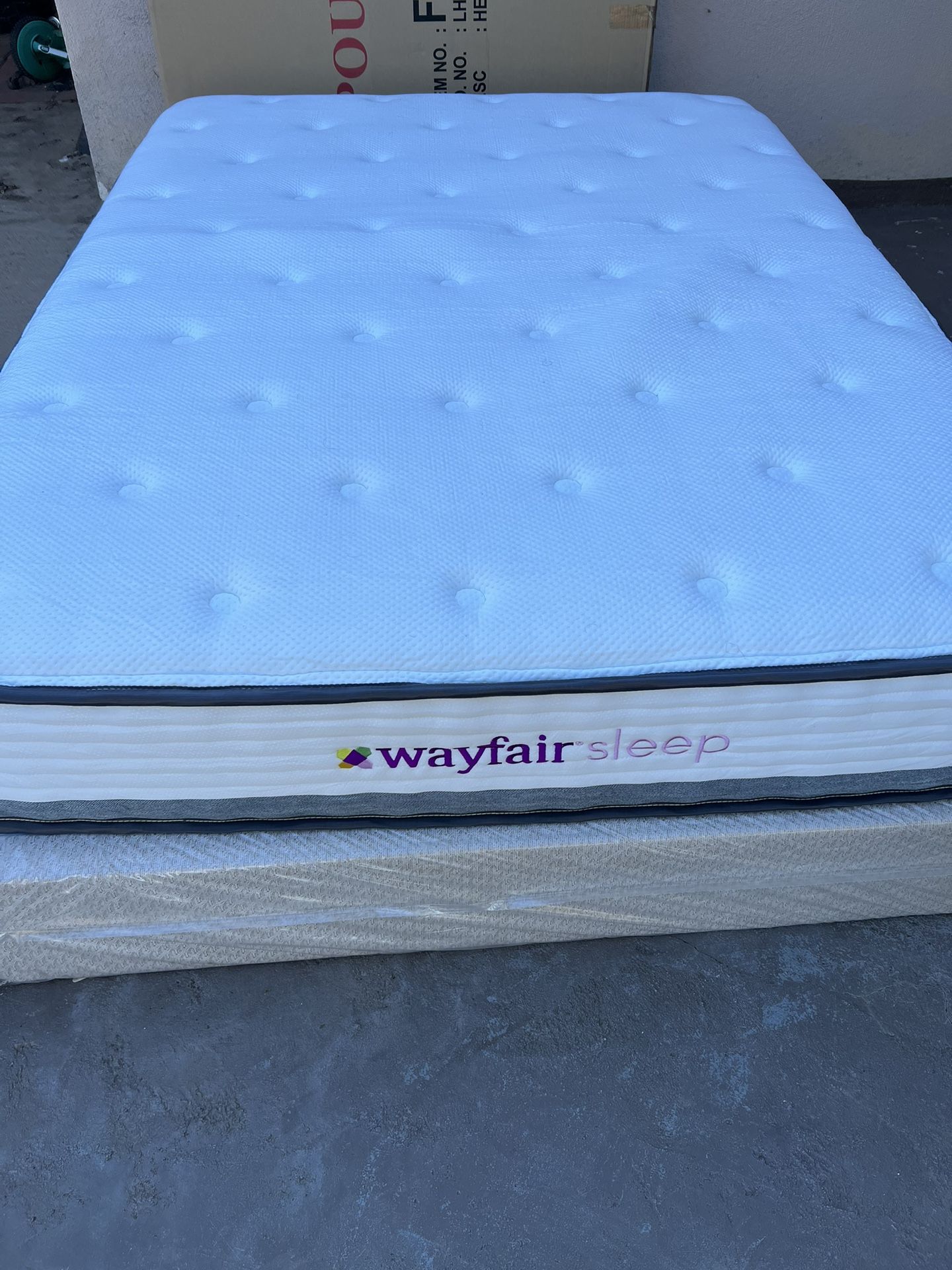 WAYFAIR FULL MATTRESS ONLY DISPLAY MODEL 