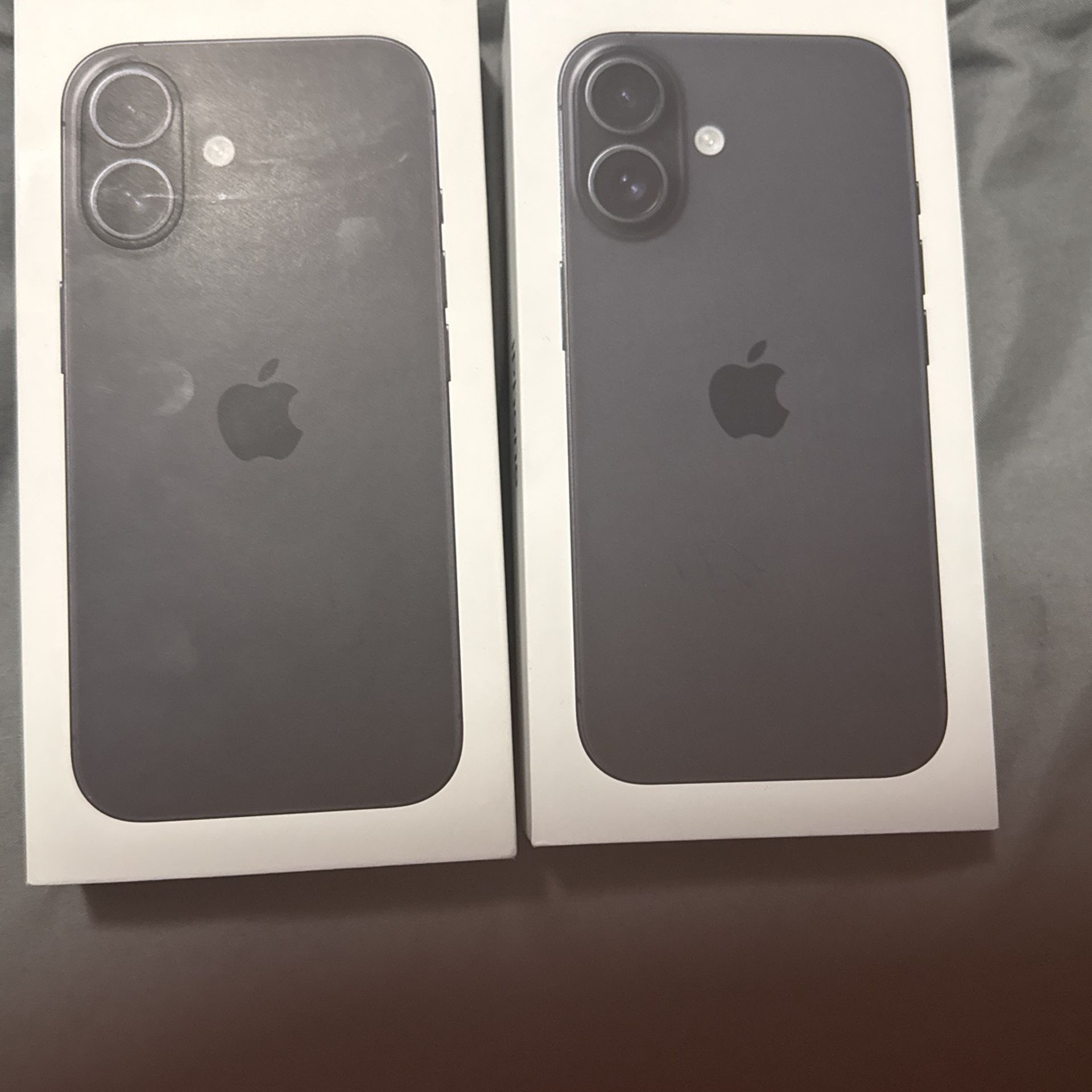 Apple iPhone 16