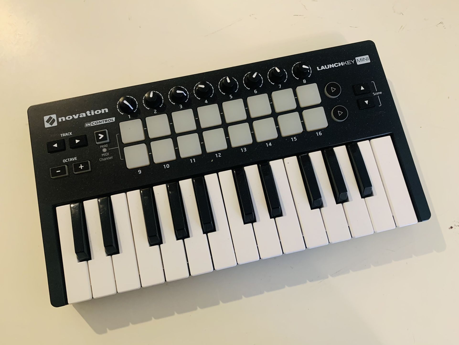 Novation Launchkey 25 MIDI Keyboard USB