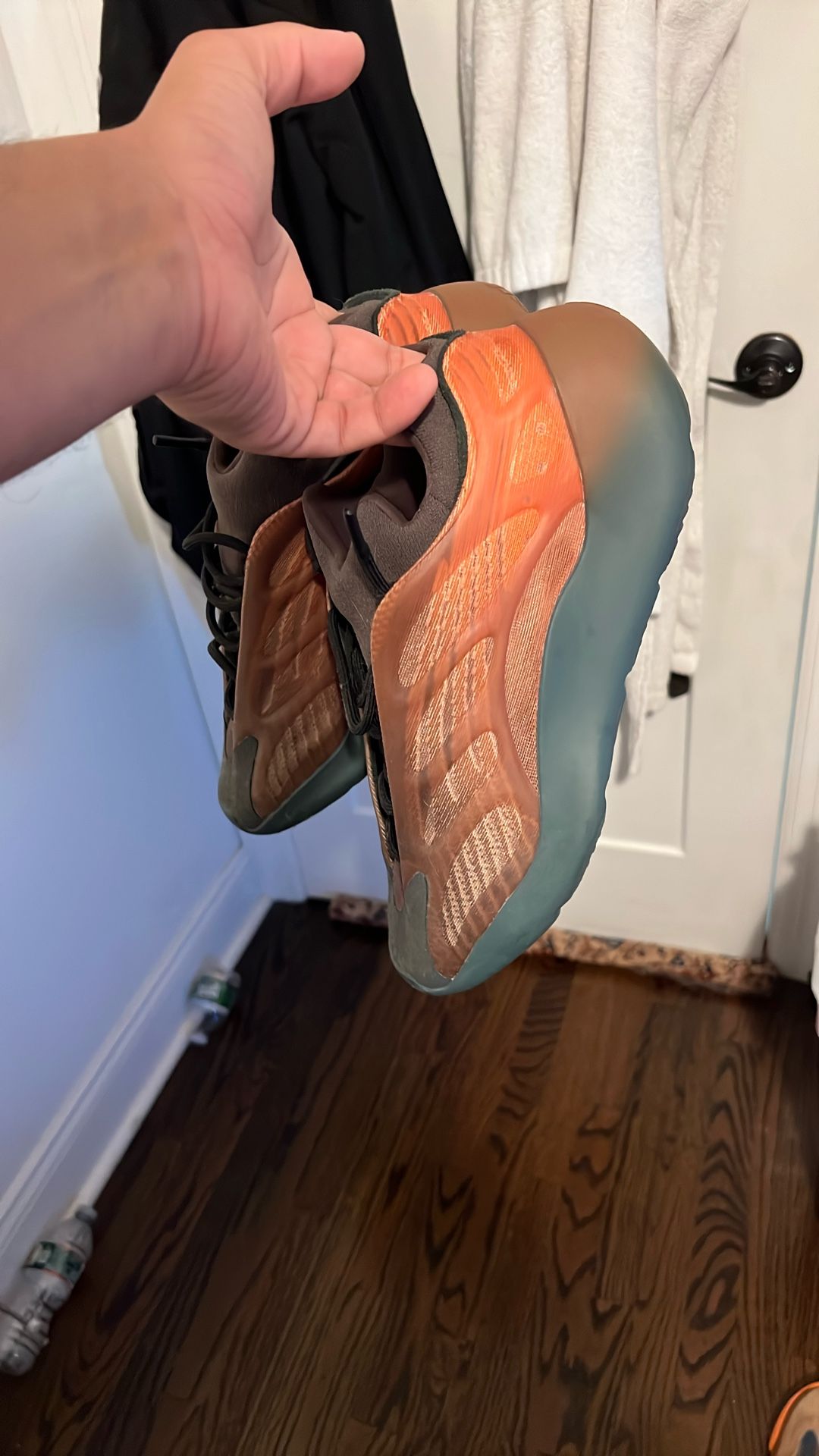 Yeezy 700 V3 Size 11.5