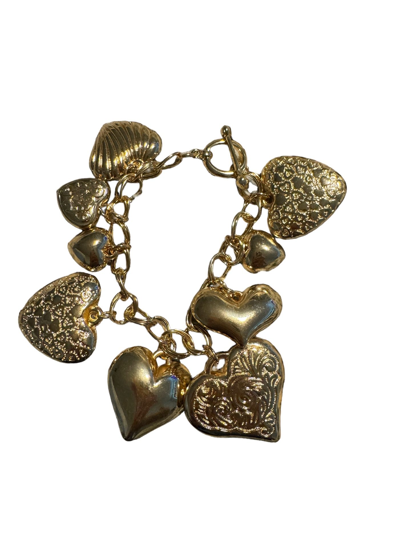 JTV OPC981 Gold Tone Heart Charm Bracelet