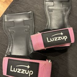 Weightlifting workout gloves 