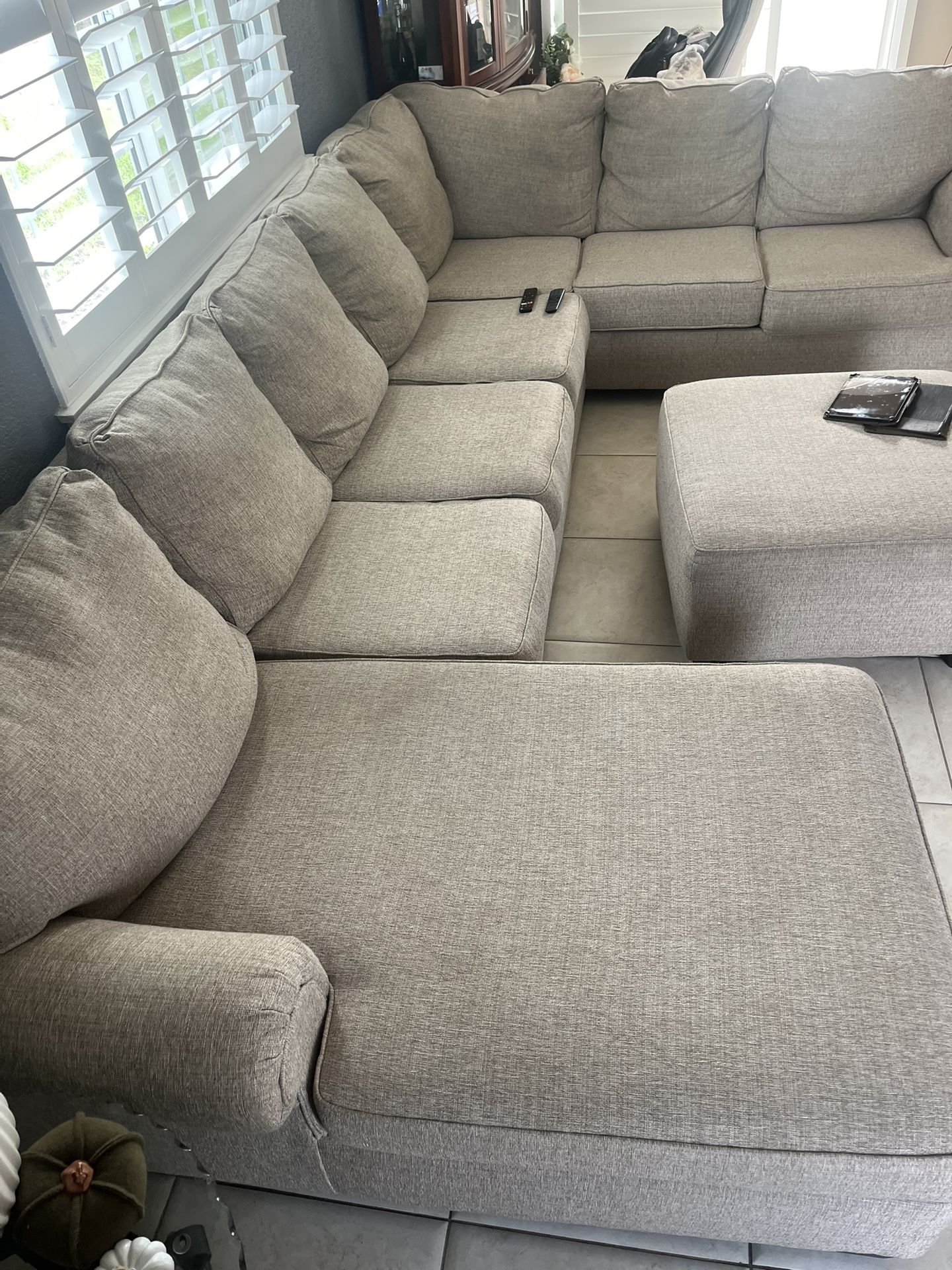 Large Sectional Sofa/Couch