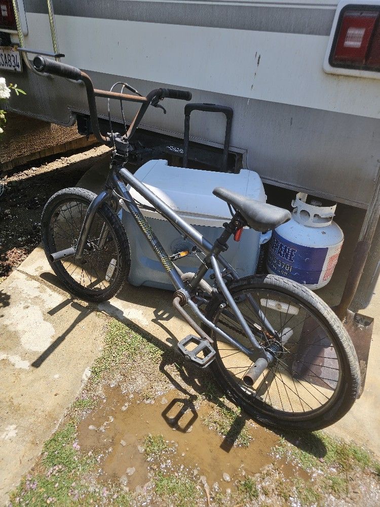 BMX GT BIKE