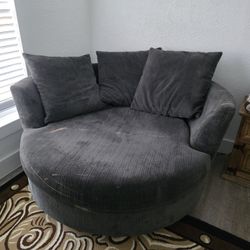 Large Round Couch Chair Like New (Dark Gray)