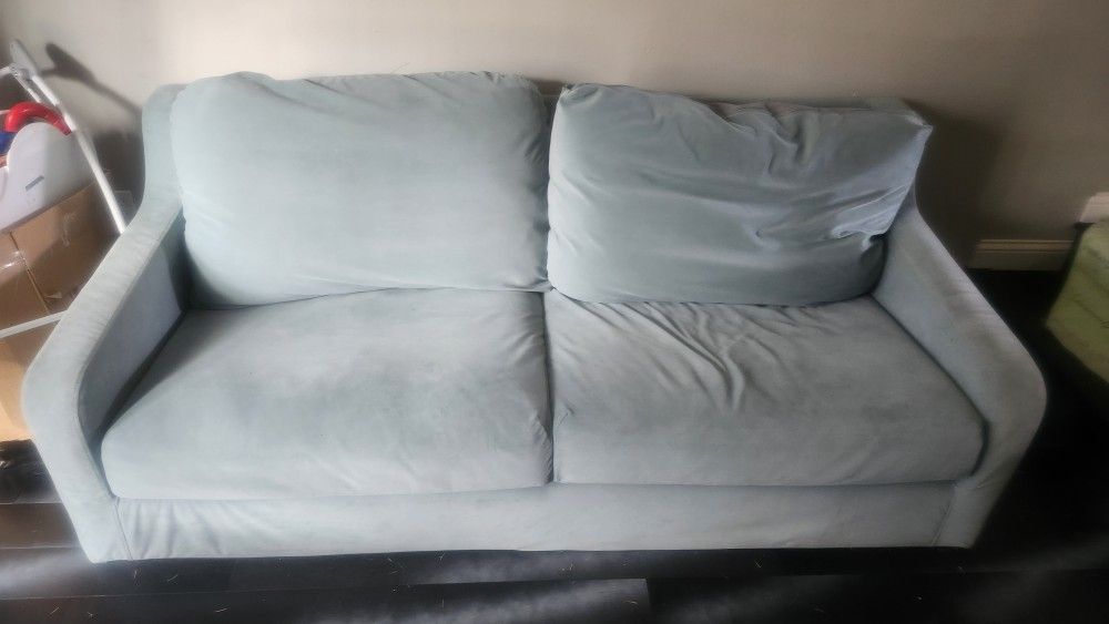 VINLIDEN Couch 
