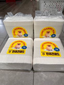 Korean Brand Leak-Proof Dog and Puppy Potty Training Pee Pads with Quick-Dry , Med Size 40cm x 50cm , 16in x 20in White, 100ct Pack of 4packs