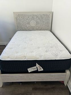 Full Size Bed