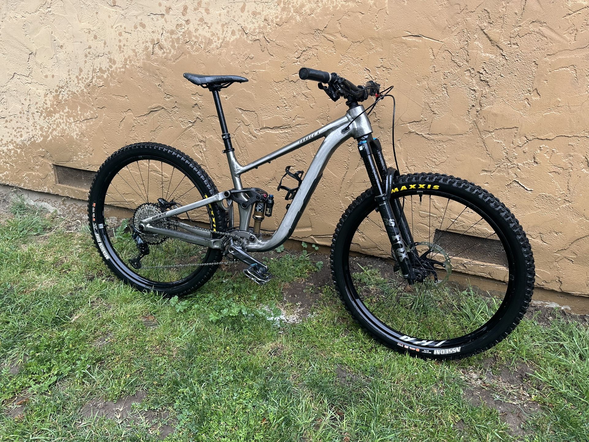 2024 Giant Trance x Medium
