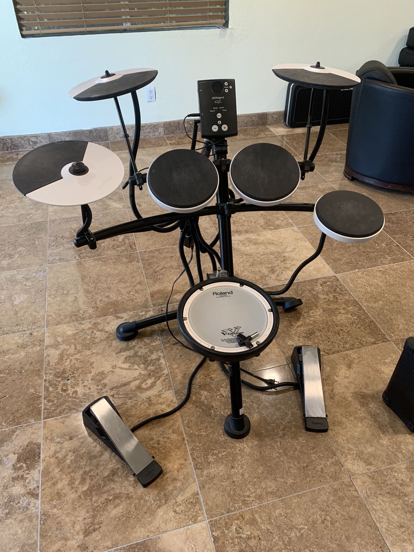 Roland TD-1KV electronic drum set