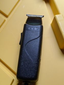 Andis styliner 2