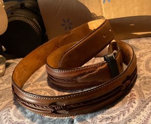 Justin’s  “Fenced In” Barbed Wire inlay leather belt. Size 42 C10813 New up to $100. NOW $$25
