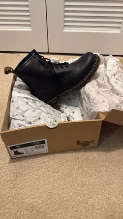 New! Dr. Martens 1460 Black Smooth Boots