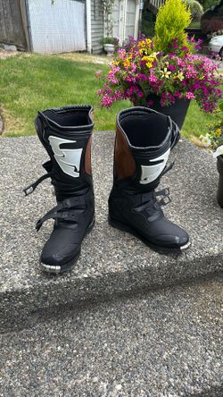 Riding boots