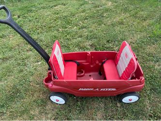 Radio Flyer Red Plastic Wagon