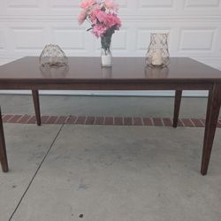 Modern Solid Wood Dining Table.  Walnut Finish  Table Only.. Chairs Sell Separate. 