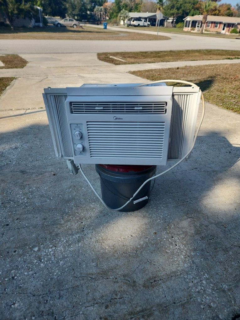 Brand New 5000 Watt BTU Air Conditioner