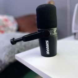 Shure Mv7 USB Podcast Mic 