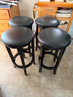 Set of 4 Black Bar Stools with Padded Seats