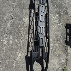 Ford Bronco Raptor OEM front grill and OEM fender flares