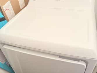 GE gas dryer in like new condition