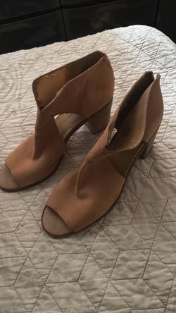 Tan Leather Open-Toe Block Heel Sandals