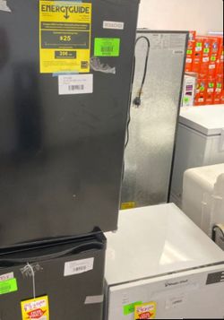Igloo Mini Fridge Irf32bk 3 2 Cu Ft Re X7881 For Sale In Cedar Park Tx Offerup