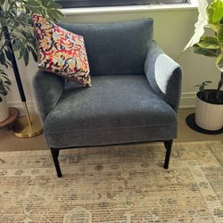 West Elm–Style Modern Accent Chair – Excellent Condition (Pet-Free/ Smoke-Free Home)