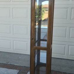 Curio Cabinet Brown Pre-owned Good Condition,  Please Read The Description. 
