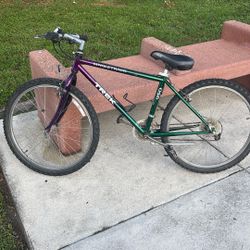 Trek 950 Singletrack mountain bike. 