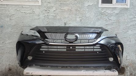 2021-2024 TOYOTA VENZA FRONT BUMPER COVER OEM