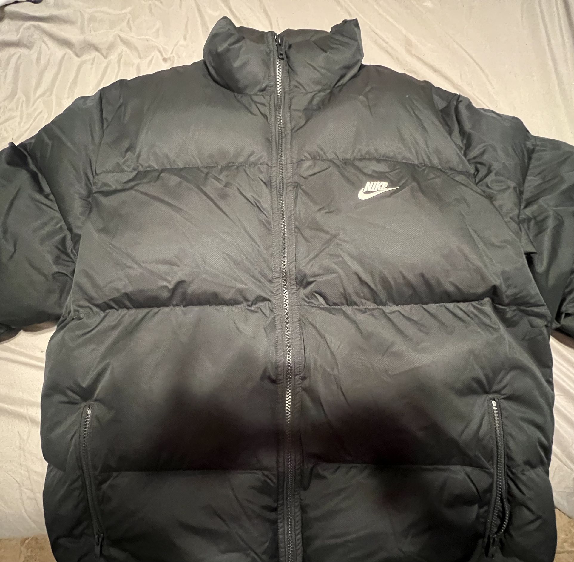 NIKE PUFFER